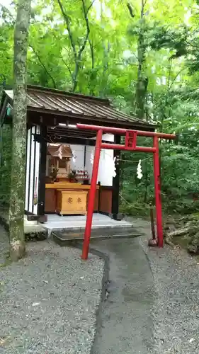 淺間神社（忍野八海）の末社・摂社