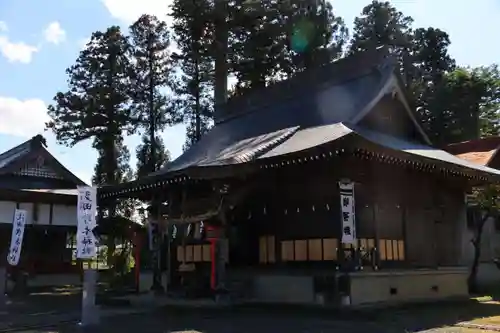 多田野本神社の本殿