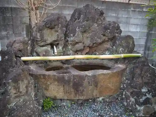 福森稲荷神社の手水舎