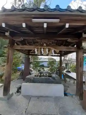 等彌神社の{uncategorized: "未分類", other: "その他", undefined: "問題あり", building: "その他建物", grave: "お墓", sacred_gate: "鳥居", guardian: "狛犬", statue: "像", buddha: "仏像", history: "歴史", nature: "自然", garden: "庭園", animal: "動物", pagoda: "塔", temizu: "手水舎", mountain_gate: "山門・神門", sanctuary: "本殿・本堂", subordinate: "末社・摂社", art: "芸術", scenery: "景色", jizo: "地蔵", ema: "絵馬", goshuin: "御朱印", omikuji: "おみくじ", items: "授与品その他", amulet: "お守り", goshuincho: "御朱印帳", eats: "食事", festival: "お祭り", votive_dance: "神楽", shichigosan: "七五三参", wedding: "結婚式", experience: "体験その他", initially: "初詣", around: "周辺", anti_infection: "感染症対策"}