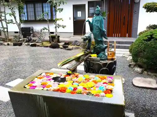 多聞寺の手水舎