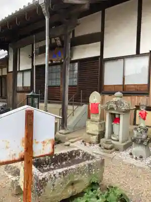 真福寺の本殿・本堂