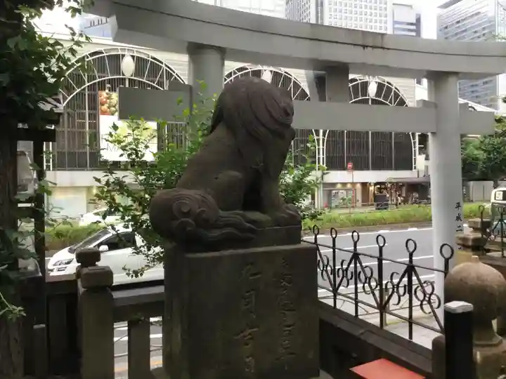 高山稲荷神社(旧鎮座地)の狛犬