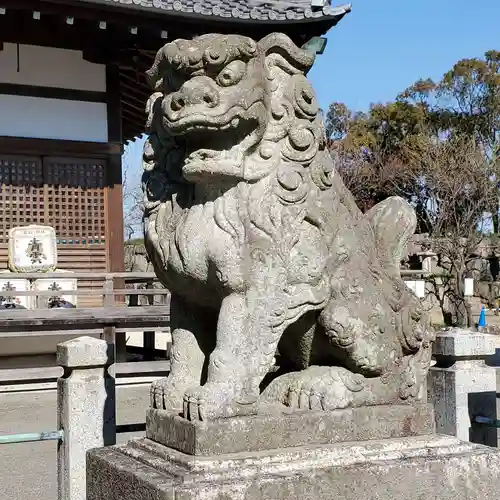 鎭國守國神社の狛犬