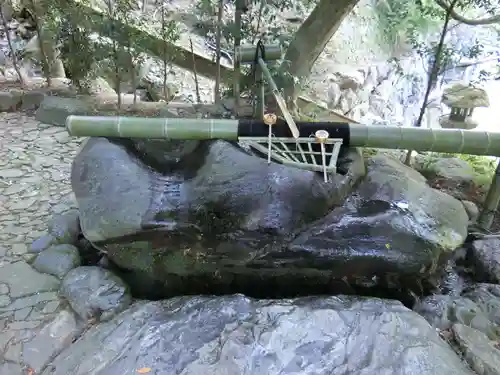 安養寺（立木観音）の手水舎