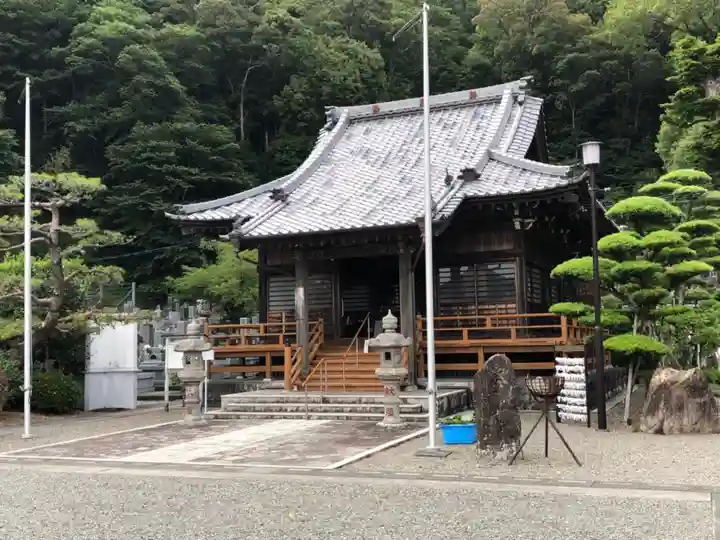 鬼岩寺の本殿・本堂