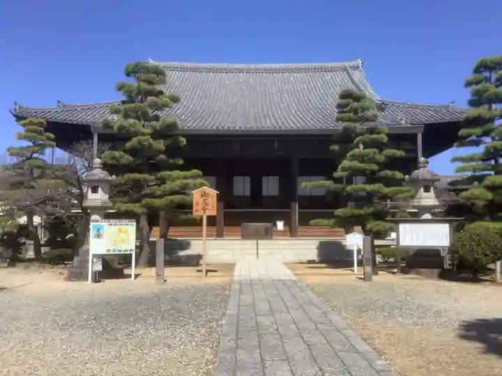 常楽寺の本殿・本堂