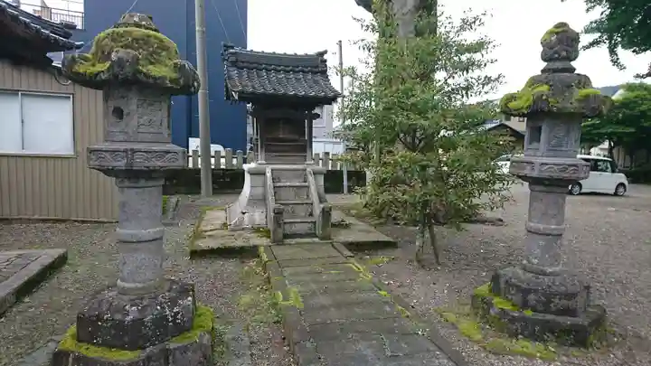 神明神社(上総社)の末社・摂社