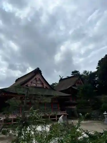 日御碕神社の{uncategorized: "未分類", other: "その他", undefined: "問題あり", building: "その他建物", grave: "お墓", sacred_gate: "鳥居", guardian: "狛犬", statue: "像", buddha: "仏像", history: "歴史", nature: "自然", garden: "庭園", animal: "動物", pagoda: "塔", temizu: "手水舎", mountain_gate: "山門・神門", sanctuary: "本殿・本堂", subordinate: "末社・摂社", art: "芸術", scenery: "景色", jizo: "地蔵", ema: "絵馬", goshuin: "御朱印", omikuji: "おみくじ", items: "授与品その他", amulet: "お守り", goshuincho: "御朱印帳", eats: "食事", festival: "お祭り", votive_dance: "神楽", shichigosan: "七五三参", wedding: "結婚式", experience: "体験その他", initially: "初詣", around: "周辺", anti_infection: "感染症対策"}