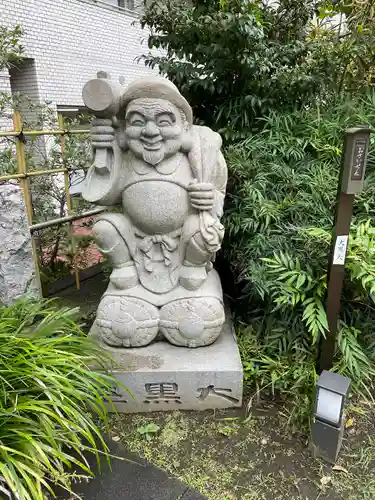 成子天神社の像