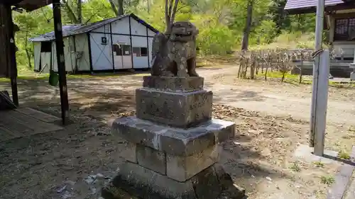 穂別神社の狛犬