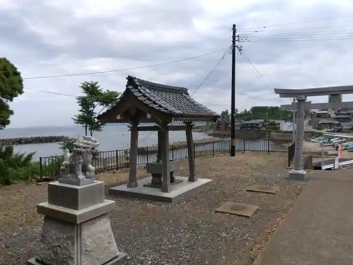 貴船神社の{uncategorized: "未分類", other: "その他", undefined: "問題あり", building: "その他建物", grave: "お墓", sacred_gate: "鳥居", guardian: "狛犬", statue: "像", buddha: "仏像", history: "歴史", nature: "自然", garden: "庭園", animal: "動物", pagoda: "塔", temizu: "手水舎", mountain_gate: "山門・神門", sanctuary: "本殿・本堂", subordinate: "末社・摂社", art: "芸術", scenery: "景色", jizo: "地蔵", ema: "絵馬", goshuin: "御朱印", omikuji: "おみくじ", items: "授与品その他", amulet: "お守り", goshuincho: "御朱印帳", eats: "食事", festival: "お祭り", votive_dance: "神楽", shichigosan: "七五三参", wedding: "結婚式", experience: "体験その他", initially: "初詣", around: "周辺", anti_infection: "感染症対策"}