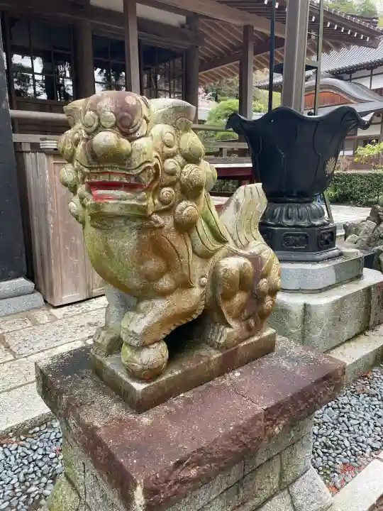 本漸寺の{uncategorized: "未分類", other: "その他", undefined: "問題あり", building: "その他建物", grave: "お墓", sacred_gate: "鳥居", guardian: "狛犬", statue: "像", buddha: "仏像", history: "歴史", nature: "自然", garden: "庭園", animal: "動物", pagoda: "塔", temizu: "手水舎", mountain_gate: "山門・神門", sanctuary: "本殿・本堂", subordinate: "末社・摂社", art: "芸術", scenery: "景色", jizo: "地蔵", ema: "絵馬", goshuin: "御朱印", omikuji: "おみくじ", items: "授与品その他", amulet: "お守り", goshuincho: "御朱印帳", eats: "食事", festival: "お祭り", votive_dance: "神楽", shichigosan: "七五三参", wedding: "結婚式", experience: "体験その他", initially: "初詣", around: "周辺", anti_infection: "感染症対策"}