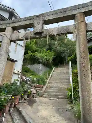 天神社の{uncategorized: "未分類", other: "その他", undefined: "問題あり", building: "その他建物", grave: "お墓", sacred_gate: "鳥居", guardian: "狛犬", statue: "像", buddha: "仏像", history: "歴史", nature: "自然", garden: "庭園", animal: "動物", pagoda: "塔", temizu: "手水舎", mountain_gate: "山門・神門", sanctuary: "本殿・本堂", subordinate: "末社・摂社", art: "芸術", scenery: "景色", jizo: "地蔵", ema: "絵馬", goshuin: "御朱印", omikuji: "おみくじ", items: "授与品その他", amulet: "お守り", goshuincho: "御朱印帳", eats: "食事", festival: "お祭り", votive_dance: "神楽", shichigosan: "七五三参", wedding: "結婚式", experience: "体験その他", initially: "初詣", around: "周辺", anti_infection: "感染症対策"}