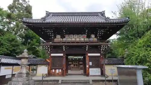 梅宮大社の山門・神門