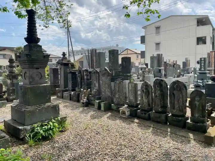 薬王院の{uncategorized: "未分類", other: "その他", undefined: "問題あり", building: "その他建物", grave: "お墓", sacred_gate: "鳥居", guardian: "狛犬", statue: "像", buddha: "仏像", history: "歴史", nature: "自然", garden: "庭園", animal: "動物", pagoda: "塔", temizu: "手水舎", mountain_gate: "山門・神門", sanctuary: "本殿・本堂", subordinate: "末社・摂社", art: "芸術", scenery: "景色", jizo: "地蔵", ema: "絵馬", goshuin: "御朱印", omikuji: "おみくじ", items: "授与品その他", amulet: "お守り", goshuincho: "御朱印帳", eats: "食事", festival: "お祭り", votive_dance: "神楽", shichigosan: "七五三参", wedding: "結婚式", experience: "体験その他", initially: "初詣", around: "周辺", anti_infection: "感染症対策"}