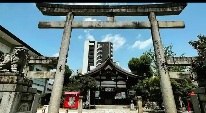 三輪神社の鳥居
