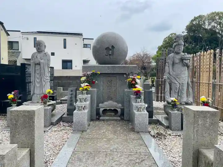東光寺の{uncategorized: "未分類", other: "その他", undefined: "問題あり", building: "その他建物", grave: "お墓", sacred_gate: "鳥居", guardian: "狛犬", statue: "像", buddha: "仏像", history: "歴史", nature: "自然", garden: "庭園", animal: "動物", pagoda: "塔", temizu: "手水舎", mountain_gate: "山門・神門", sanctuary: "本殿・本堂", subordinate: "末社・摂社", art: "芸術", scenery: "景色", jizo: "地蔵", ema: "絵馬", goshuin: "御朱印", omikuji: "おみくじ", items: "授与品その他", amulet: "お守り", goshuincho: "御朱印帳", eats: "食事", festival: "お祭り", votive_dance: "神楽", shichigosan: "七五三参", wedding: "結婚式", experience: "体験その他", initially: "初詣", around: "周辺", anti_infection: "感染症対策"}