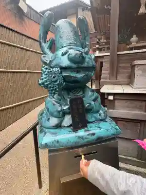 揚げもみじ神社の{uncategorized: "未分類", other: "その他", undefined: "問題あり", building: "その他建物", grave: "お墓", sacred_gate: "鳥居", guardian: "狛犬", statue: "像", buddha: "仏像", history: "歴史", nature: "自然", garden: "庭園", animal: "動物", pagoda: "塔", temizu: "手水舎", mountain_gate: "山門・神門", sanctuary: "本殿・本堂", subordinate: "末社・摂社", art: "芸術", scenery: "景色", jizo: "地蔵", ema: "絵馬", goshuin: "御朱印", omikuji: "おみくじ", items: "授与品その他", amulet: "お守り", goshuincho: "御朱印帳", eats: "食事", festival: "お祭り", votive_dance: "神楽", shichigosan: "七五三参", wedding: "結婚式", experience: "体験その他", initially: "初詣", around: "周辺", anti_infection: "感染症対策"}