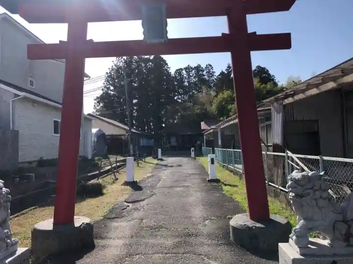 沖野八幡神社の{uncategorized: "未分類", other: "その他", undefined: "問題あり", building: "その他建物", grave: "お墓", sacred_gate: "鳥居", guardian: "狛犬", statue: "像", buddha: "仏像", history: "歴史", nature: "自然", garden: "庭園", animal: "動物", pagoda: "塔", temizu: "手水舎", mountain_gate: "山門・神門", sanctuary: "本殿・本堂", subordinate: "末社・摂社", art: "芸術", scenery: "景色", jizo: "地蔵", ema: "絵馬", goshuin: "御朱印", omikuji: "おみくじ", items: "授与品その他", amulet: "お守り", goshuincho: "御朱印帳", eats: "食事", festival: "お祭り", votive_dance: "神楽", shichigosan: "七五三参", wedding: "結婚式", experience: "体験その他", initially: "初詣", around: "周辺", anti_infection: "感染症対策"}