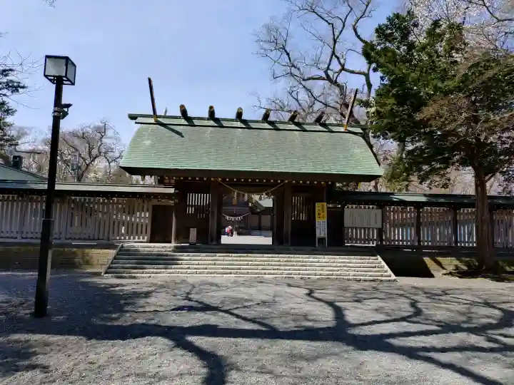 千歳神社の{uncategorized: "未分類", other: "その他", undefined: "問題あり", building: "その他建物", grave: "お墓", sacred_gate: "鳥居", guardian: "狛犬", statue: "像", buddha: "仏像", history: "歴史", nature: "自然", garden: "庭園", animal: "動物", pagoda: "塔", temizu: "手水舎", mountain_gate: "山門・神門", sanctuary: "本殿・本堂", subordinate: "末社・摂社", art: "芸術", scenery: "景色", jizo: "地蔵", ema: "絵馬", goshuin: "御朱印", omikuji: "おみくじ", items: "授与品その他", amulet: "お守り", goshuincho: "御朱印帳", eats: "食事", festival: "お祭り", votive_dance: "神楽", shichigosan: "七五三参", wedding: "結婚式", experience: "体験その他", initially: "初詣", around: "周辺", anti_infection: "感染症対策"}