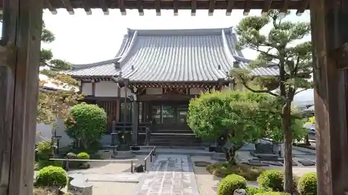 荘園寺の本殿・本堂