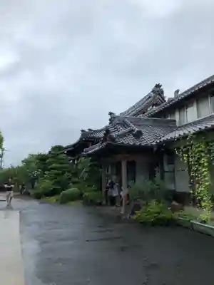 願心寺の本殿・本堂