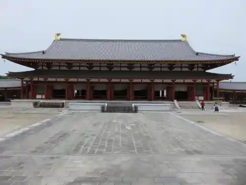 薬師寺の本殿・本堂