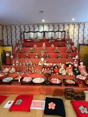 荘内神社の{uncategorized: "未分類", other: "その他", undefined: "問題あり", building: "その他建物", grave: "お墓", sacred_gate: "鳥居", guardian: "狛犬", statue: "像", buddha: "仏像", history: "歴史", nature: "自然", garden: "庭園", animal: "動物", pagoda: "塔", temizu: "手水舎", mountain_gate: "山門・神門", sanctuary: "本殿・本堂", subordinate: "末社・摂社", art: "芸術", scenery: "景色", jizo: "地蔵", ema: "絵馬", goshuin: "御朱印", omikuji: "おみくじ", items: "授与品その他", amulet: "お守り", goshuincho: "御朱印帳", eats: "食事", festival: "お祭り", votive_dance: "神楽", shichigosan: "七五三参", wedding: "結婚式", experience: "体験その他", initially: "初詣", around: "周辺", anti_infection: "感染症対策"}