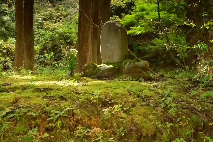 郡殿の池弁財天社(新潟県)