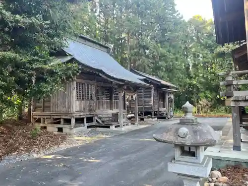大崎八幡神社の{uncategorized: "未分類", other: "その他", undefined: "問題あり", building: "その他建物", grave: "お墓", sacred_gate: "鳥居", guardian: "狛犬", statue: "像", buddha: "仏像", history: "歴史", nature: "自然", garden: "庭園", animal: "動物", pagoda: "塔", temizu: "手水舎", mountain_gate: "山門・神門", sanctuary: "本殿・本堂", subordinate: "末社・摂社", art: "芸術", scenery: "景色", jizo: "地蔵", ema: "絵馬", goshuin: "御朱印", omikuji: "おみくじ", items: "授与品その他", amulet: "お守り", goshuincho: "御朱印帳", eats: "食事", festival: "お祭り", votive_dance: "神楽", shichigosan: "七五三参", wedding: "結婚式", experience: "体験その他", initially: "初詣", around: "周辺", anti_infection: "感染症対策"}