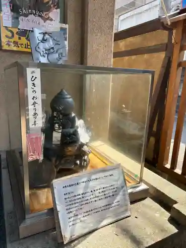 平等寺（因幡堂）の{uncategorized: "未分類", other: "その他", undefined: "問題あり", building: "その他建物", grave: "お墓", sacred_gate: "鳥居", guardian: "狛犬", statue: "像", buddha: "仏像", history: "歴史", nature: "自然", garden: "庭園", animal: "動物", pagoda: "塔", temizu: "手水舎", mountain_gate: "山門・神門", sanctuary: "本殿・本堂", subordinate: "末社・摂社", art: "芸術", scenery: "景色", jizo: "地蔵", ema: "絵馬", goshuin: "御朱印", omikuji: "おみくじ", items: "授与品その他", amulet: "お守り", goshuincho: "御朱印帳", eats: "食事", festival: "お祭り", votive_dance: "神楽", shichigosan: "七五三参", wedding: "結婚式", experience: "体験その他", initially: "初詣", around: "周辺", anti_infection: "感染症対策"}