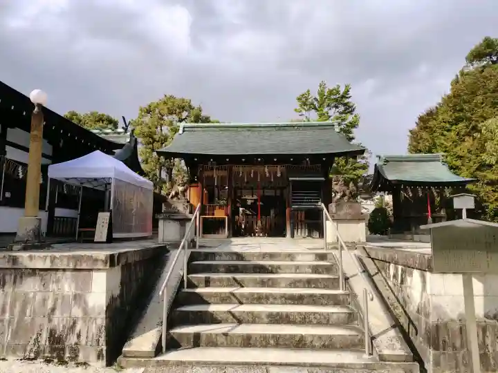 敷地神社(わら天神宮)の{uncategorized: "未分類", other: "その他", undefined: "問題あり", building: "その他建物", grave: "お墓", sacred_gate: "鳥居", guardian: "狛犬", statue: "像", buddha: "仏像", history: "歴史", nature: "自然", garden: "庭園", animal: "動物", pagoda: "塔", temizu: "手水舎", mountain_gate: "山門・神門", sanctuary: "本殿・本堂", subordinate: "末社・摂社", art: "芸術", scenery: "景色", jizo: "地蔵", ema: "絵馬", goshuin: "御朱印", omikuji: "おみくじ", items: "授与品その他", amulet: "お守り", goshuincho: "御朱印帳", eats: "食事", festival: "お祭り", votive_dance: "神楽", shichigosan: "七五三参", wedding: "結婚式", experience: "体験その他", initially: "初詣", around: "周辺", anti_infection: "感染症対策"}