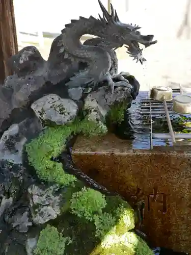 小泉稲荷神社の手水舎