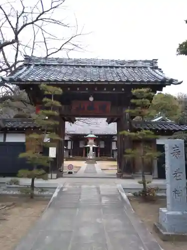 金蔵寺の山門