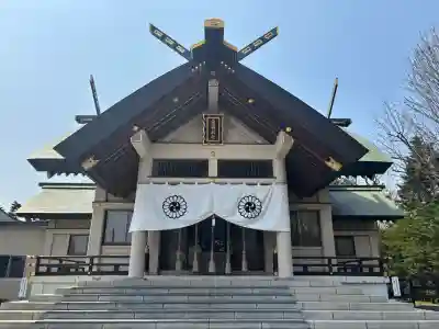 篠路神社の{uncategorized: "未分類", other: "その他", undefined: "問題あり", building: "その他建物", grave: "お墓", sacred_gate: "鳥居", guardian: "狛犬", statue: "像", buddha: "仏像", history: "歴史", nature: "自然", garden: "庭園", animal: "動物", pagoda: "塔", temizu: "手水舎", mountain_gate: "山門・神門", sanctuary: "本殿・本堂", subordinate: "末社・摂社", art: "芸術", scenery: "景色", jizo: "地蔵", ema: "絵馬", goshuin: "御朱印", omikuji: "おみくじ", items: "授与品その他", amulet: "お守り", goshuincho: "御朱印帳", eats: "食事", festival: "お祭り", votive_dance: "神楽", shichigosan: "七五三参", wedding: "結婚式", experience: "体験その他", initially: "初詣", around: "周辺", anti_infection: "感染症対策"}