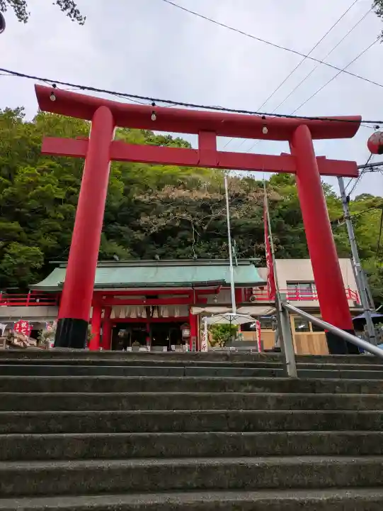 徳島眉山天神社の{uncategorized: "未分類", other: "その他", undefined: "問題あり", building: "その他建物", grave: "お墓", sacred_gate: "鳥居", guardian: "狛犬", statue: "像", buddha: "仏像", history: "歴史", nature: "自然", garden: "庭園", animal: "動物", pagoda: "塔", temizu: "手水舎", mountain_gate: "山門・神門", sanctuary: "本殿・本堂", subordinate: "末社・摂社", art: "芸術", scenery: "景色", jizo: "地蔵", ema: "絵馬", goshuin: "御朱印", omikuji: "おみくじ", items: "授与品その他", amulet: "お守り", goshuincho: "御朱印帳", eats: "食事", festival: "お祭り", votive_dance: "神楽", shichigosan: "七五三参", wedding: "結婚式", experience: "体験その他", initially: "初詣", around: "周辺", anti_infection: "感染症対策"}