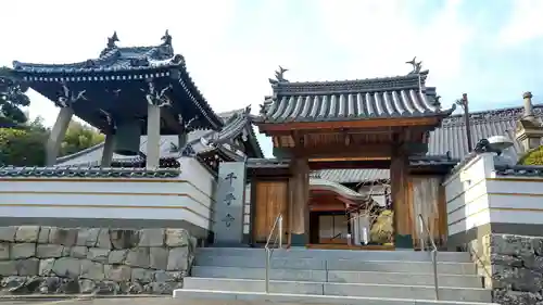 千手寺の山門