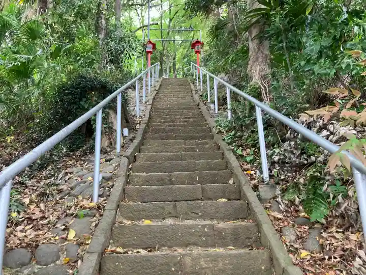 大麻止乃豆乃天神社の{uncategorized: "未分類", other: "その他", undefined: "問題あり", building: "その他建物", grave: "お墓", sacred_gate: "鳥居", guardian: "狛犬", statue: "像", buddha: "仏像", history: "歴史", nature: "自然", garden: "庭園", animal: "動物", pagoda: "塔", temizu: "手水舎", mountain_gate: "山門・神門", sanctuary: "本殿・本堂", subordinate: "末社・摂社", art: "芸術", scenery: "景色", jizo: "地蔵", ema: "絵馬", goshuin: "御朱印", omikuji: "おみくじ", items: "授与品その他", amulet: "お守り", goshuincho: "御朱印帳", eats: "食事", festival: "お祭り", votive_dance: "神楽", shichigosan: "七五三参", wedding: "結婚式", experience: "体験その他", initially: "初詣", around: "周辺", anti_infection: "感染症対策"}