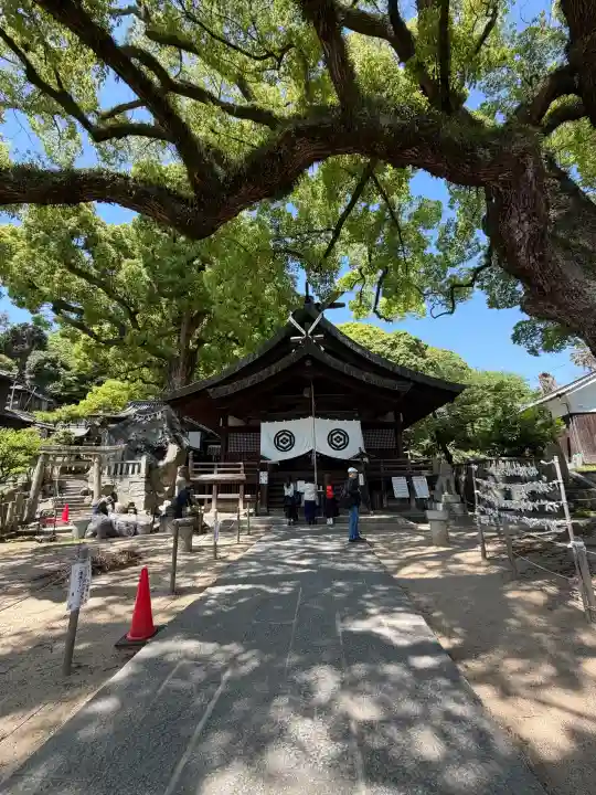 艮神社の{uncategorized: "未分類", other: "その他", undefined: "問題あり", building: "その他建物", grave: "お墓", sacred_gate: "鳥居", guardian: "狛犬", statue: "像", buddha: "仏像", history: "歴史", nature: "自然", garden: "庭園", animal: "動物", pagoda: "塔", temizu: "手水舎", mountain_gate: "山門・神門", sanctuary: "本殿・本堂", subordinate: "末社・摂社", art: "芸術", scenery: "景色", jizo: "地蔵", ema: "絵馬", goshuin: "御朱印", omikuji: "おみくじ", items: "授与品その他", amulet: "お守り", goshuincho: "御朱印帳", eats: "食事", festival: "お祭り", votive_dance: "神楽", shichigosan: "七五三参", wedding: "結婚式", experience: "体験その他", initially: "初詣", around: "周辺", anti_infection: "感染症対策"}