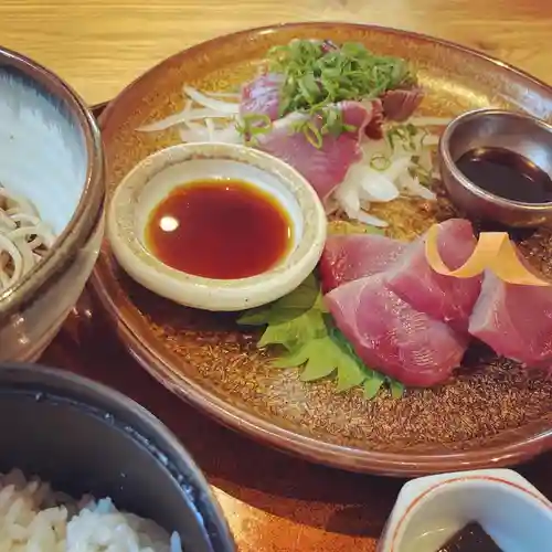 竈山神社の食事