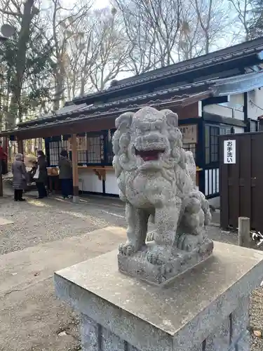 新屋山神社の狛犬