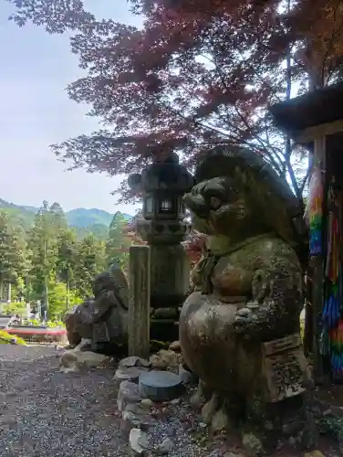 華厳寺の{uncategorized: "未分類", other: "その他", undefined: "問題あり", building: "その他建物", grave: "お墓", sacred_gate: "鳥居", guardian: "狛犬", statue: "像", buddha: "仏像", history: "歴史", nature: "自然", garden: "庭園", animal: "動物", pagoda: "塔", temizu: "手水舎", mountain_gate: "山門・神門", sanctuary: "本殿・本堂", subordinate: "末社・摂社", art: "芸術", scenery: "景色", jizo: "地蔵", ema: "絵馬", goshuin: "御朱印", omikuji: "おみくじ", items: "授与品その他", amulet: "お守り", goshuincho: "御朱印帳", eats: "食事", festival: "お祭り", votive_dance: "神楽", shichigosan: "七五三参", wedding: "結婚式", experience: "体験その他", initially: "初詣", around: "周辺", anti_infection: "感染症対策"}
