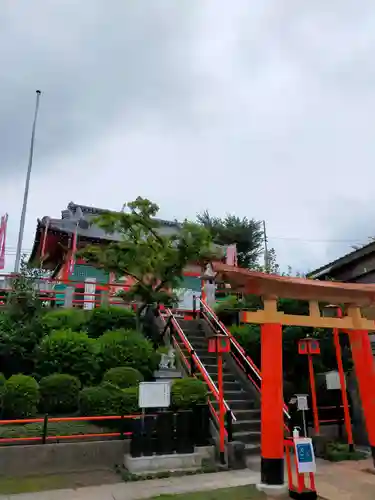 塚越稲荷神社の鳥居