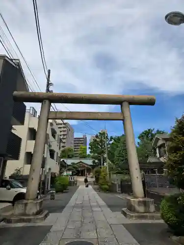 天祖諏訪神社の{uncategorized: "未分類", other: "その他", undefined: "問題あり", building: "その他建物", grave: "お墓", sacred_gate: "鳥居", guardian: "狛犬", statue: "像", buddha: "仏像", history: "歴史", nature: "自然", garden: "庭園", animal: "動物", pagoda: "塔", temizu: "手水舎", mountain_gate: "山門・神門", sanctuary: "本殿・本堂", subordinate: "末社・摂社", art: "芸術", scenery: "景色", jizo: "地蔵", ema: "絵馬", goshuin: "御朱印", omikuji: "おみくじ", items: "授与品その他", amulet: "お守り", goshuincho: "御朱印帳", eats: "食事", festival: "お祭り", votive_dance: "神楽", shichigosan: "七五三参", wedding: "結婚式", experience: "体験その他", initially: "初詣", around: "周辺", anti_infection: "感染症対策"}