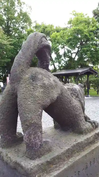 伊達神社の狛犬