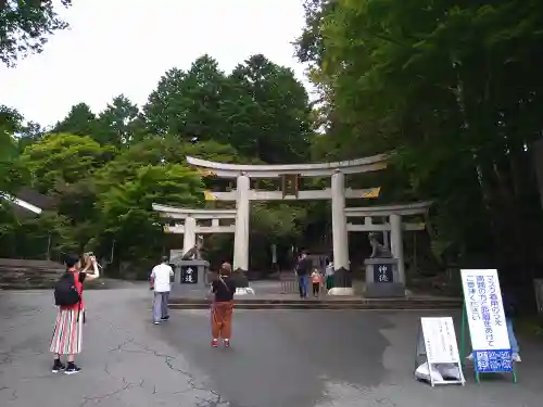 三峯神社の鳥居