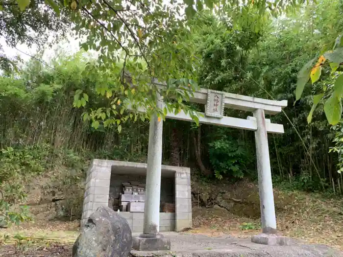 八幡神社の鳥居