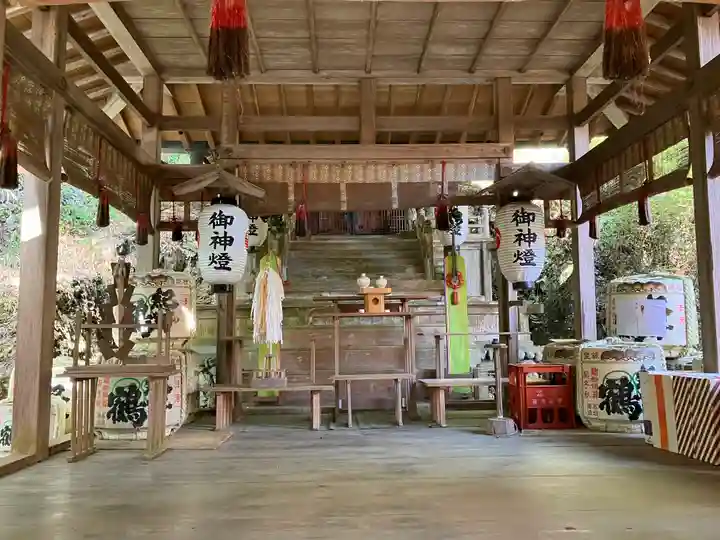 白岩丹生神社の本殿・本堂