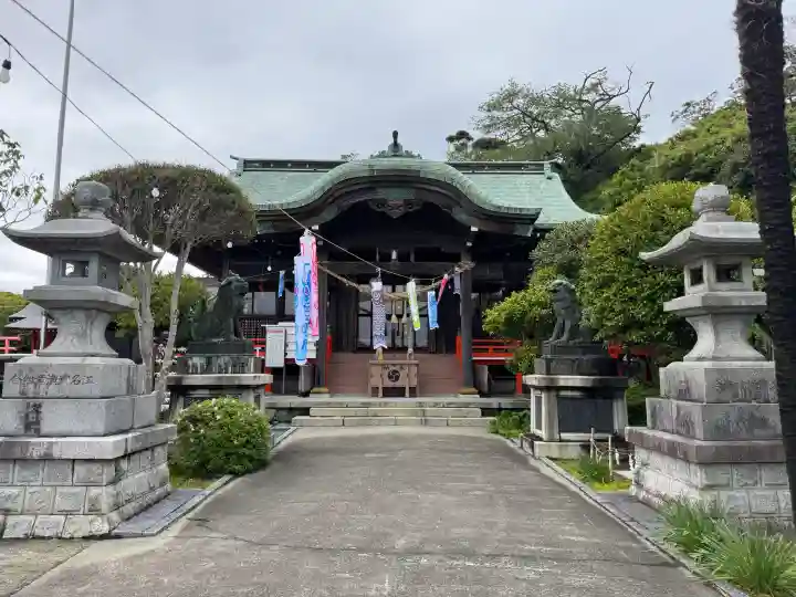 江名諏訪神社の{uncategorized: "未分類", other: "その他", undefined: "問題あり", building: "その他建物", grave: "お墓", sacred_gate: "鳥居", guardian: "狛犬", statue: "像", buddha: "仏像", history: "歴史", nature: "自然", garden: "庭園", animal: "動物", pagoda: "塔", temizu: "手水舎", mountain_gate: "山門・神門", sanctuary: "本殿・本堂", subordinate: "末社・摂社", art: "芸術", scenery: "景色", jizo: "地蔵", ema: "絵馬", goshuin: "御朱印", omikuji: "おみくじ", items: "授与品その他", amulet: "お守り", goshuincho: "御朱印帳", eats: "食事", festival: "お祭り", votive_dance: "神楽", shichigosan: "七五三参", wedding: "結婚式", experience: "体験その他", initially: "初詣", around: "周辺", anti_infection: "感染症対策"}